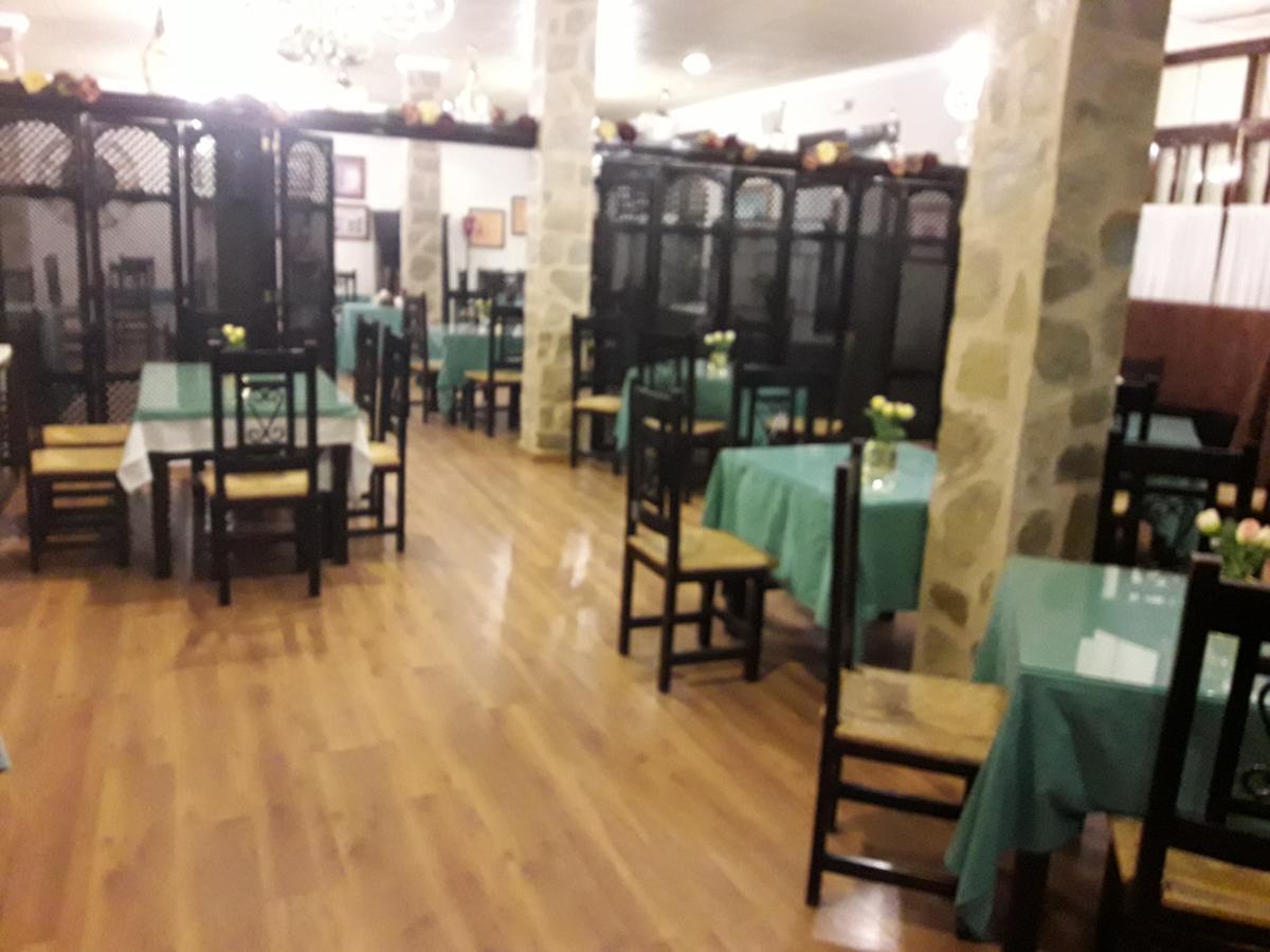 Hostal Hispalis Майрена-дель-Алькор Екстер'єр фото